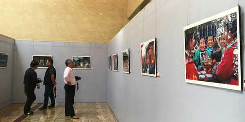 文藝創(chuàng)作助力武陵山區(qū)扶貧事業(yè) 精品展與學(xué)術(shù)研討系列活動紀實